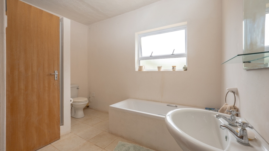 3 Bedroom Property for Sale in Struisbaai Western Cape